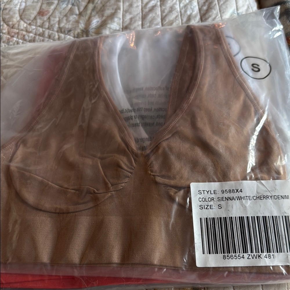 Rhonda Shear Women's set of 4 Intimate Top size small. New in Package